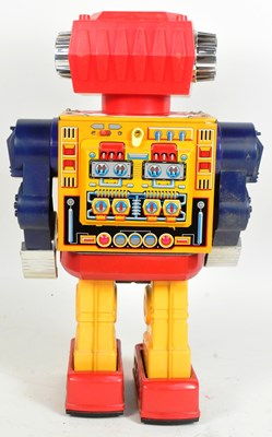Lot 436 - TINPLATE TOYS - VINTAGE JAPANESE SUPER GIANT ROBOT