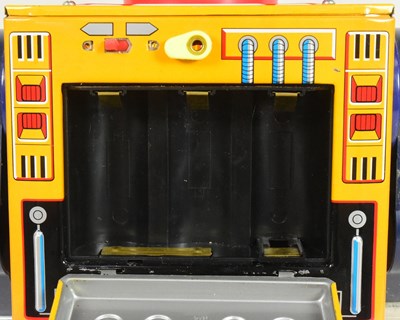 Lot 436 - TINPLATE TOYS - VINTAGE JAPANESE SUPER GIANT ROBOT