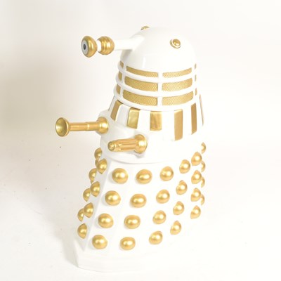 Lot 664 - DOCTOR WHO - CORGI DIECAST & COLLECTABLE DALEK COOKIE JAR