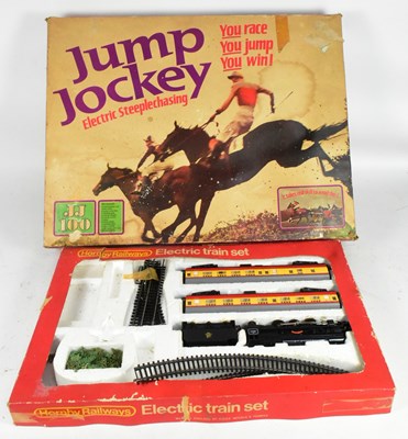 Lot 282 - VINTAGE HORNBY TRAINSET & TRIANG JUMP JOCKEY