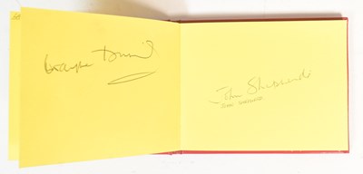 Lot 81 - CRICKET - COLLECTION OF AUTOGRAPHS & MEMORABILIA