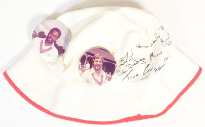 Lot 81 - CRICKET - COLLECTION OF AUTOGRAPHS & MEMORABILIA