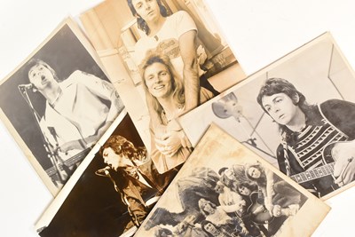 Lot 19 - WINGS - PAUL MCCARTNEY - COLLECTION OF EARLY EPHEMERA