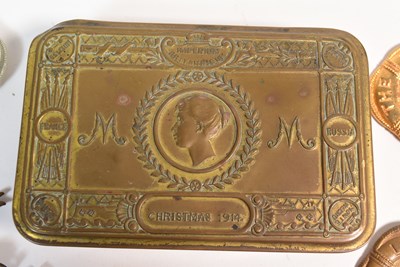 Lot 137 - WWI FIRST WORLD WAR PRINCESS MARY TIN & ASSORTED BADGES
