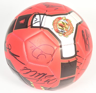 Lot 180 - MANCHESTER UNITED - 2007/2008 SQUAD SIGNED FOOTBALL