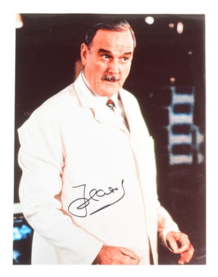 Lot 42 - JAMES BOND 007 - JOHN CLEESE (Q) - SIGNED 8X10" COLOUR PHOTO - UACC