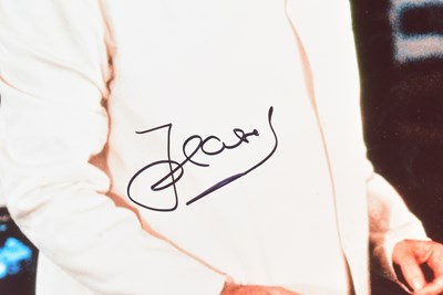 Lot 42 - JAMES BOND 007 - JOHN CLEESE (Q) - SIGNED 8X10" COLOUR PHOTO - UACC