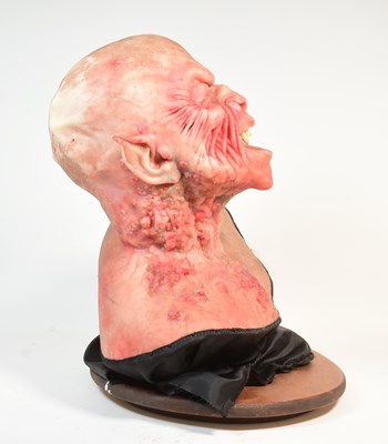 Lot 11 - UNKNOWN PRODUCTION - LIFESIZE 1/1 SCALE VAMPIRE TRANSFORMATION BUST