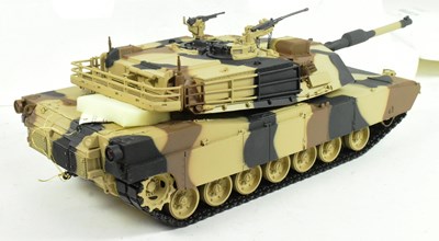 Lot 199 - FRANKLIN MINT - 1/24 SCALE M1A1 ABRAMS TANK