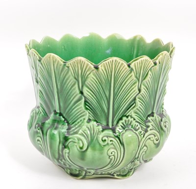 Lot 56 - NEW LEAF - VINTAGE MID 20TH CENTURY CERAMIC LEAF BOWL