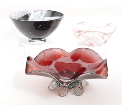 Lot 55 - COLLECTION OF THREE STUDIO ART GLASS CENTREPIECE BOWLS