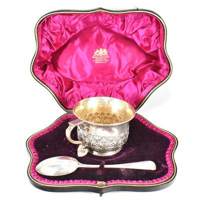 Lot 80 - LATE VICTORIAN HALLMARKED SILVER CHRISTENING MUG & SPOON IN CASE