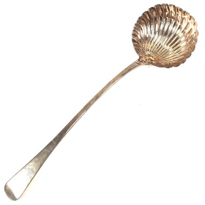 Lot 125 - GEORGE III 1816 SILVER HALLMARKED SOUP / PUNCH LADLE BY JOHN LAMBE