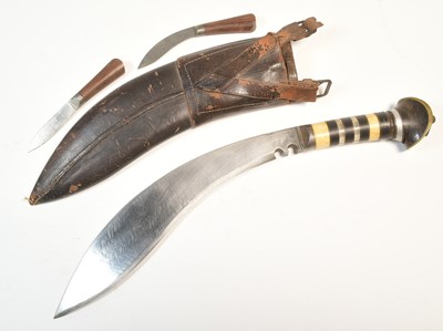 Lot 265 - HEAVY WEIGHTED NEPALESE KUKRI KNIFE