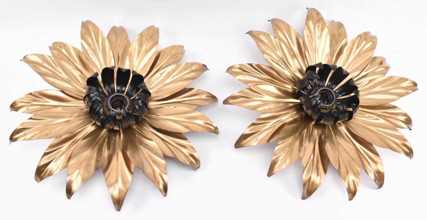 Lot 332 - PAIR OF HOLLYWOOD REGENCY 20TH CENTURY GOLD FLOWER CEILING LIGHTS