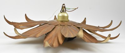 Lot 332 - PAIR OF HOLLYWOOD REGENCY 20TH CENTURY GOLD FLOWER CEILING LIGHTS