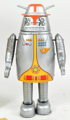 Lot 529 - TINPLATE TOYS - JAPANESE BILLIKEN MECHANICAL ROBOT