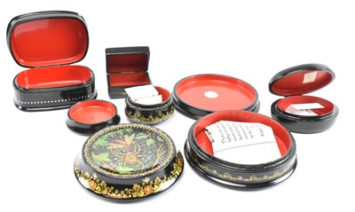 Lot 12 - COLLECTION OF VINTAGE RUSSIAN LACQUERWARE INCL. TEAPOT & STAND