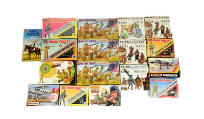 Lot 323 - MODEL KITS - COLLECTION OF VINTAGE PLASTIC MODEL KITS & FIGURES