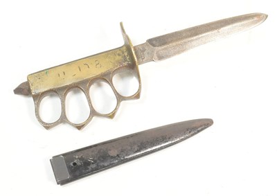 Lot 150 - WWI FIRST WORLD WAR US UNITED STATES TRENCH FIGHTING KNIFE