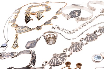 Lot 306 - COLLECTION OF SILVER & COSTUME JEWELLERY