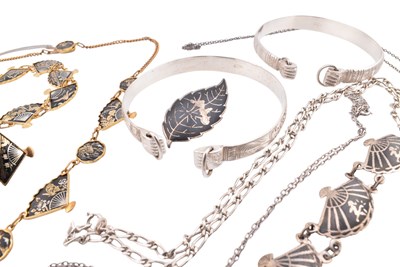 Lot 306 - COLLECTION OF SILVER & COSTUME JEWELLERY