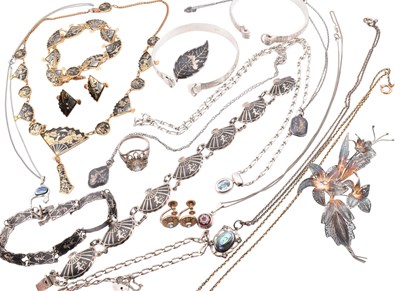 Lot 306 - COLLECTION OF SILVER & COSTUME JEWELLERY