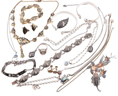 Lot 306 - COLLECTION OF SILVER & COSTUME JEWELLERY