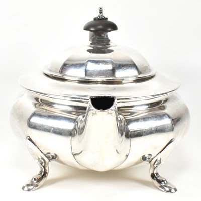 Lot 76 - GEORGE V HALLMARKED SILVER TEAPOT - BIRMINGHAM 1926