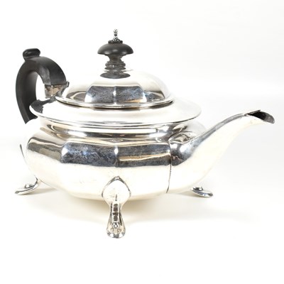 Lot 76 - GEORGE V HALLMARKED SILVER TEAPOT - BIRMINGHAM 1926