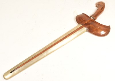 Lot 426 - EARLY 20TH CENTURY INDONESIAN KRIS DAGGER