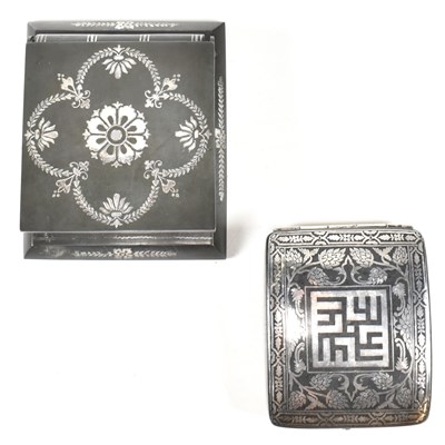 Lot 123 - INDIAN BIDRI SILVER INLAID CIGARETTE CASE & DESK TOP CIGARETTE DISPENSER