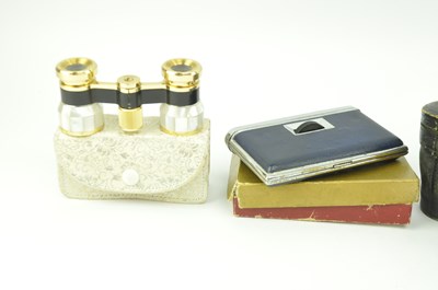 Lot 17 - VINTAGE CAMERAS & BINCULARS. COLLECTION OF SIX MID CENTURY CAMERAS / BINOCULARS / EYEPIECES