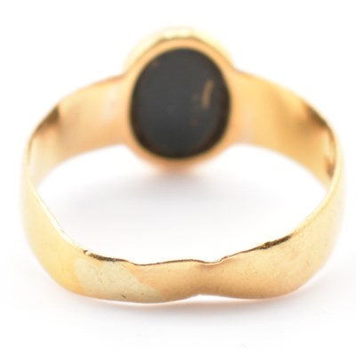Lot 163 - HALLMARKED 22CT GOLD & BLOODSTONE RING