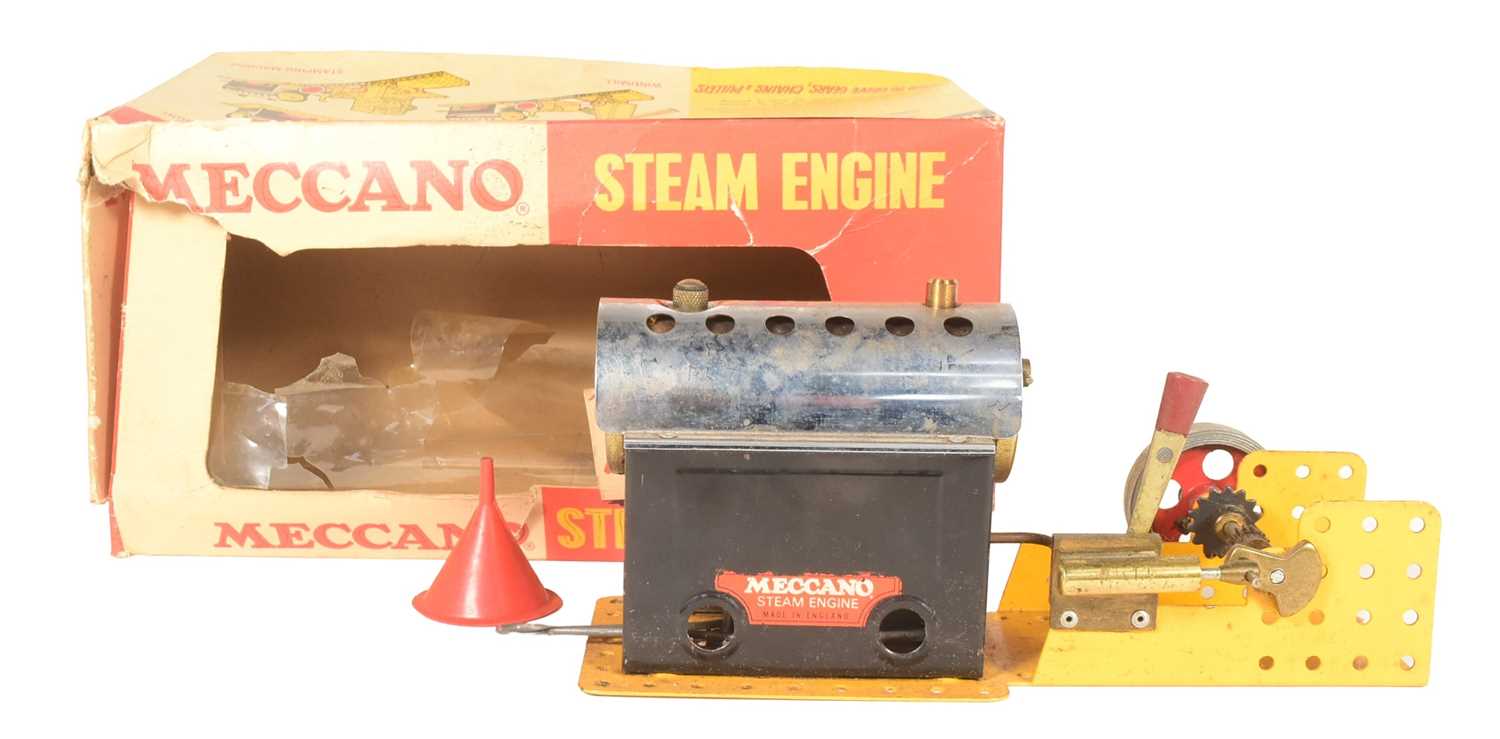 Lot 248 - MECCANO - VINTAGE MECCANO STATIONARY STEAM ENGINE