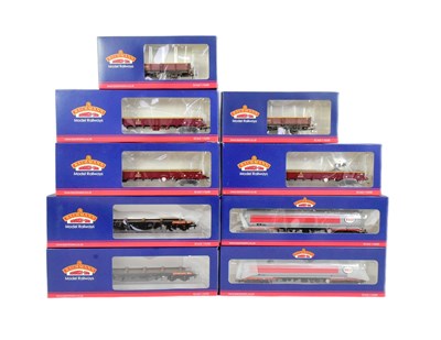 Lot 21 - MODEL RAILWAY - BACHMANN OO GAUGE ROLLING STOCK