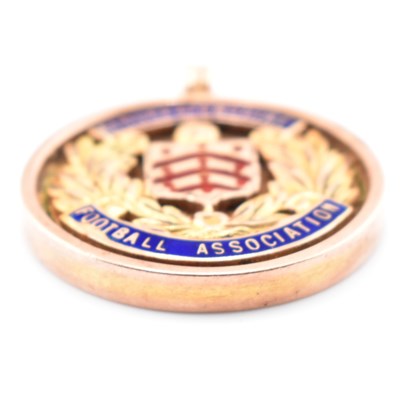 Lot 187 - HALLMARKED 9CT GOLD FOOTBALL MEDALLION