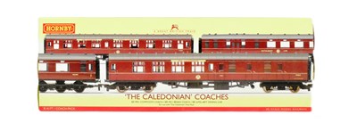 Lot 52 - MODEL RAILWAY - HORNBY OO GAUGE MODEL RAILWAY COACH SET