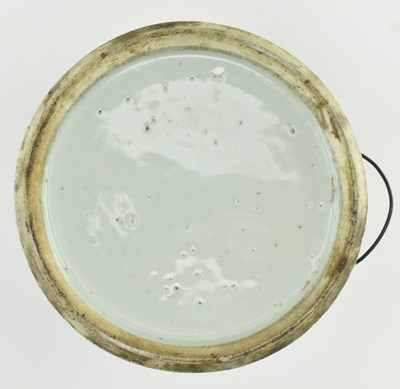 Lot 10 - QING XIANFENG / TONGZHI BLUE AND WHITE PRUNUS JAR 清 咸丰同治青花冰梅罐