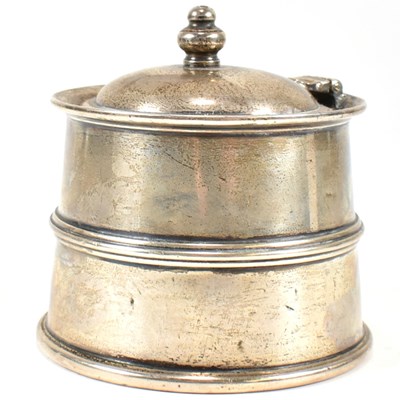 Lot 53 - EDWARDIAN SILVER HALLMARKED DESKTOP CAPSTAN INKWELL