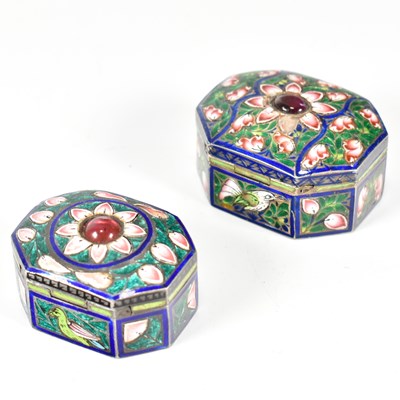 Lot 66 - PAIR OF INDIAN SILVER & CHAMPLEVE ENAMEL SNUFF / PILL BOXES