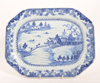 Lot 88 - 18TH CENTURY CERAMIC BLUE & WHITE CHINESE PLATE