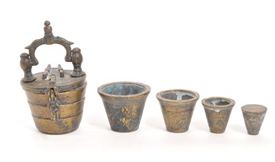 Lot 278 - 18TH CENTURY NUREMBERG BRONZE APOTHECARY WEIGHT SET