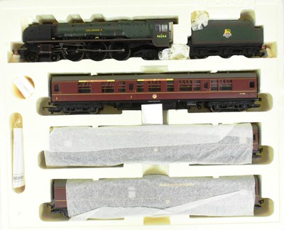 Lot 35 - MODEL RAILWAY - HORNBY CALEDONIAN TRAIN PACK