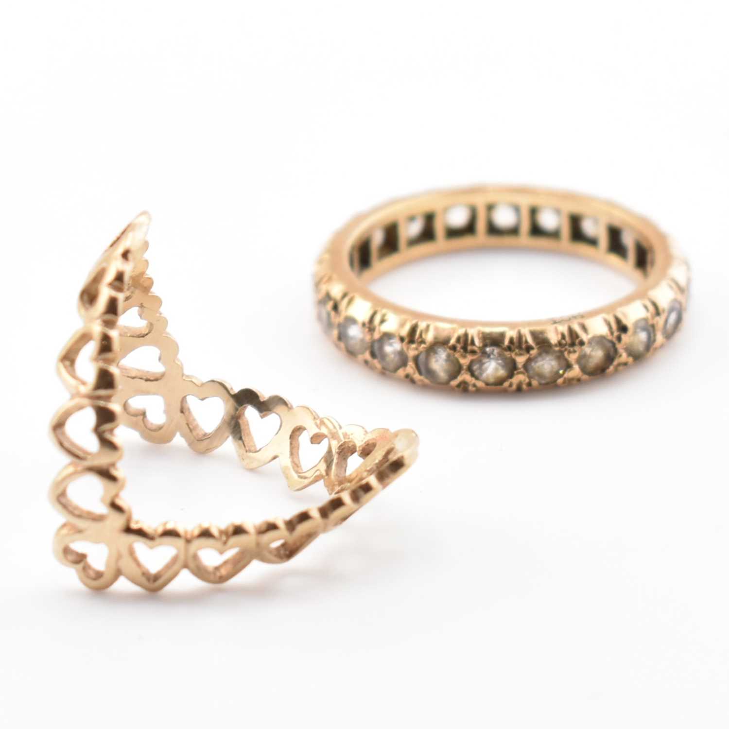 Lot 180 - HALLMARKED 9CT GOLD HEART VANKI RING & 9CT GOLD & WHITE STONE ETERNITY RING