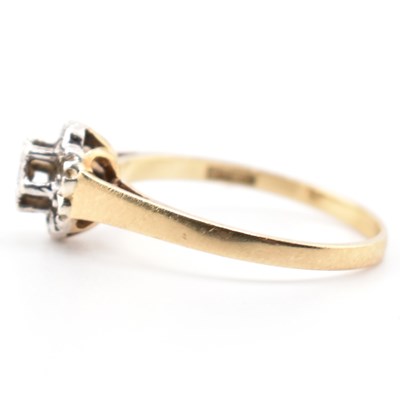 Lot 215 - HALLMARKED 9CT GOLD & DIAMOND CLUSTER RING