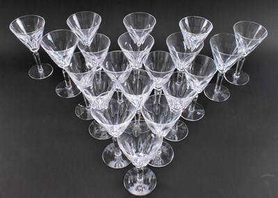 Lot 36 - WATERFORD CRYSTAL - SHEILA - 10 PEOPLE SUITE WATER & WINE DRINKING GLASSES