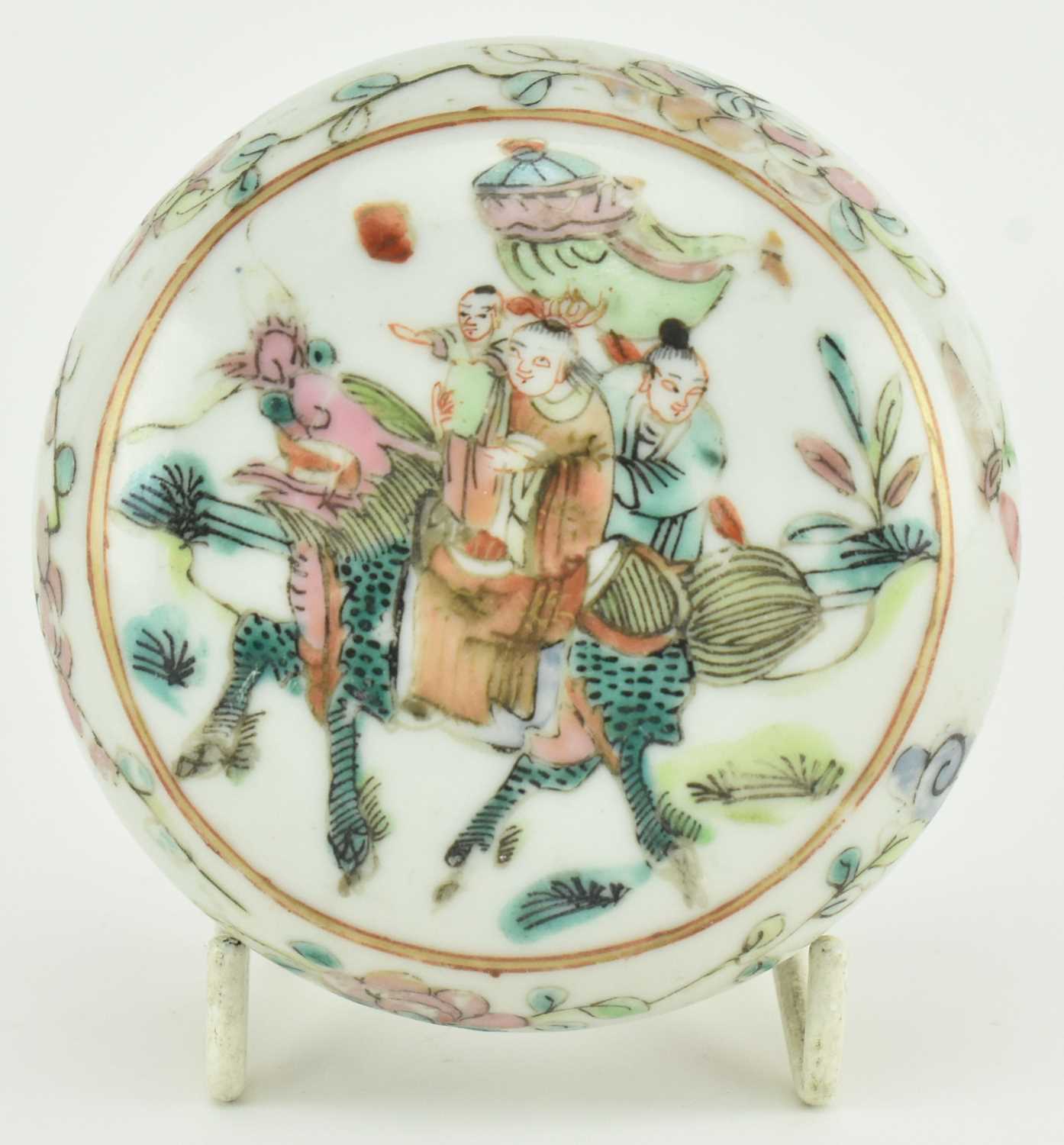 Lot 142 - TWO QING DYNASTY CERAMIC FAMILLE ROSE SEAL BOXES 清 粉彩印泥盒两个