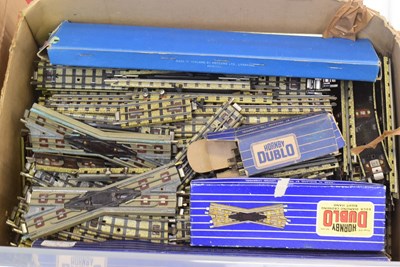 Lot 140 - MODEL RAILWAY - LARGE COLLECTION OF HORNBY DUBLO & MORE
