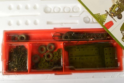 Lot 81 - MECCANO - X3 VINTAGE MECCANO CONSTRUCTOR SETS